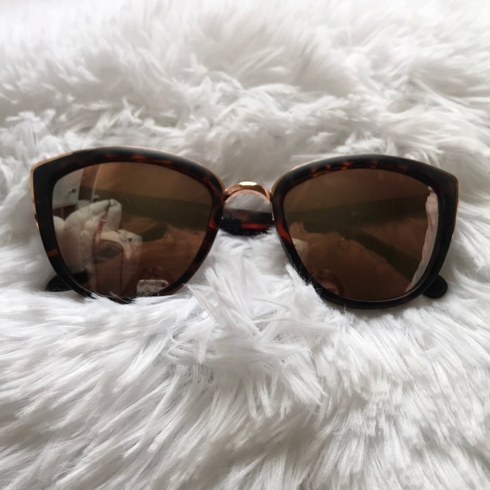 SUNGLASSES
